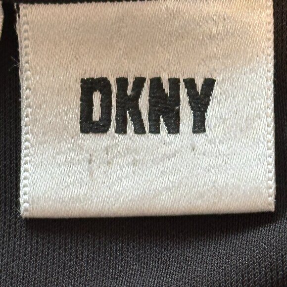 DKNY Black V-Neck Short Sleeves Staple Blouse Sz M - Picture 2 of 7